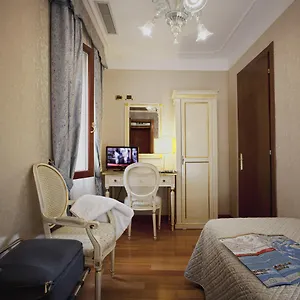 3* Otel Ca' D'oro - Wenice Deep Culture