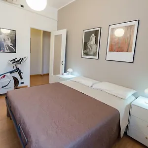 Roomy , Milan Italie