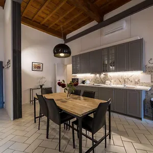 Duallook Apartment Florence