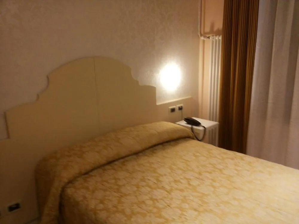 Hotel Adriatico Venice 2*,  Italy
